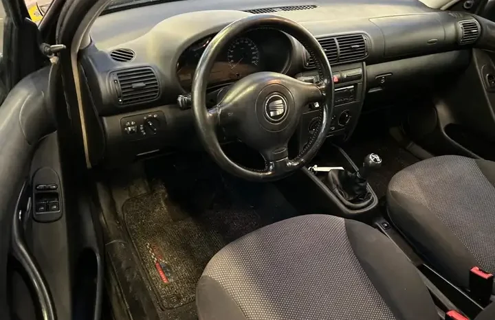 
								SEAT Leon full									
