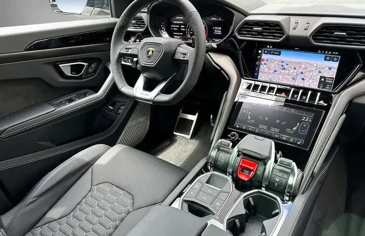 
								Lamborghini Urus full									