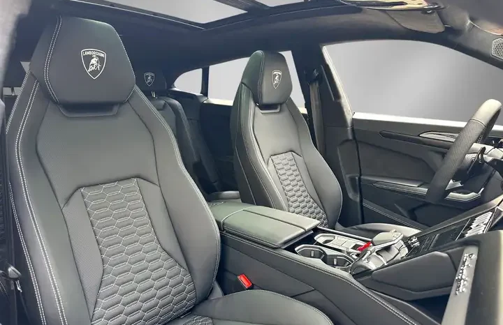 
								Lamborghini Urus full									