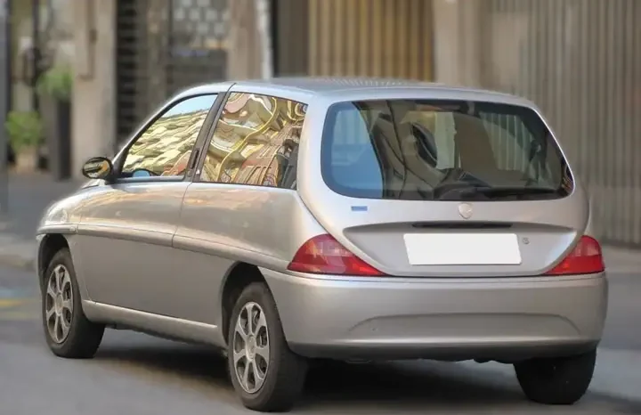 
								Lancia Ypsilon full									