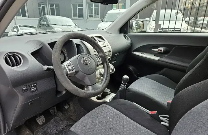 
								Toyota Urban Cruiser 1.4 D-4D AWD full									